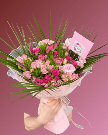 renkli güllerden buket 